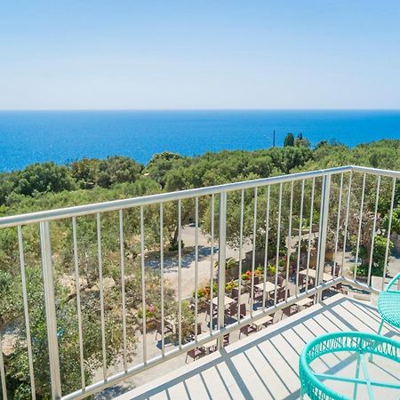 Hotel Orsa Maggiore Castro  Exterior photo