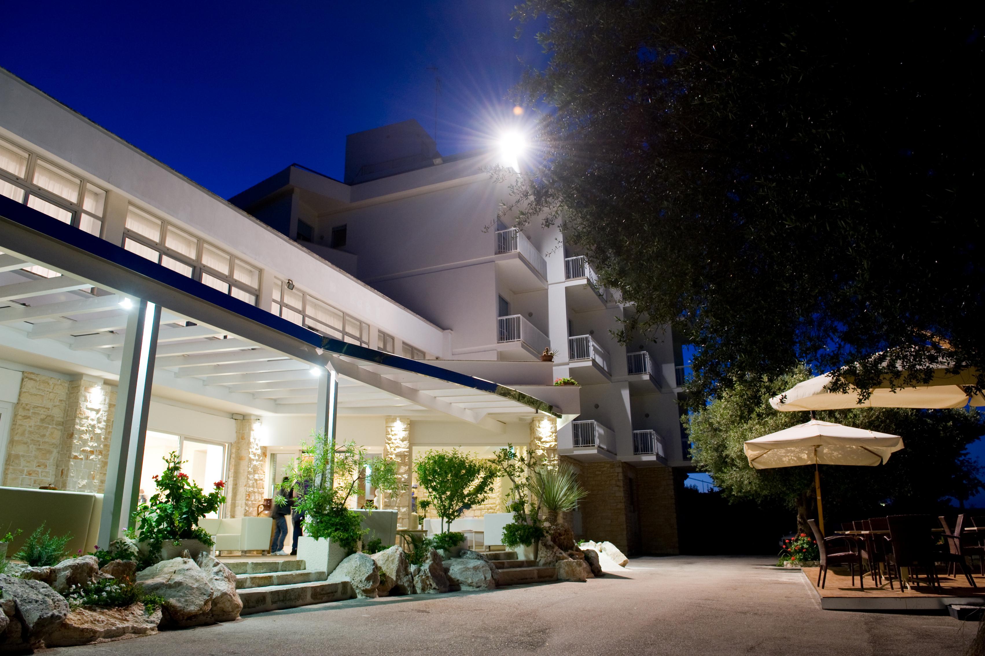 Hotel Orsa Maggiore Castro  Exterior photo