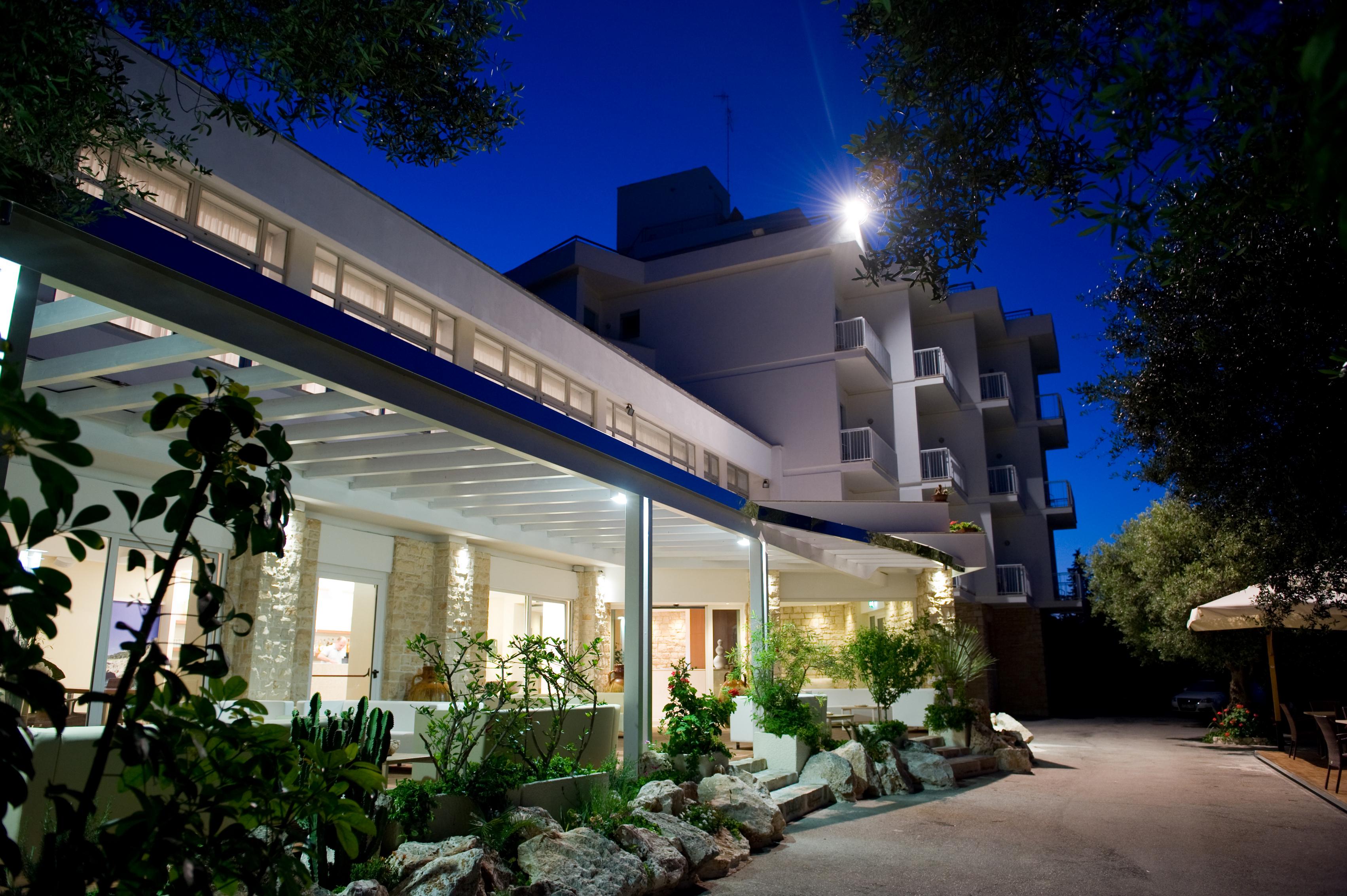 Hotel Orsa Maggiore Castro  Exterior photo