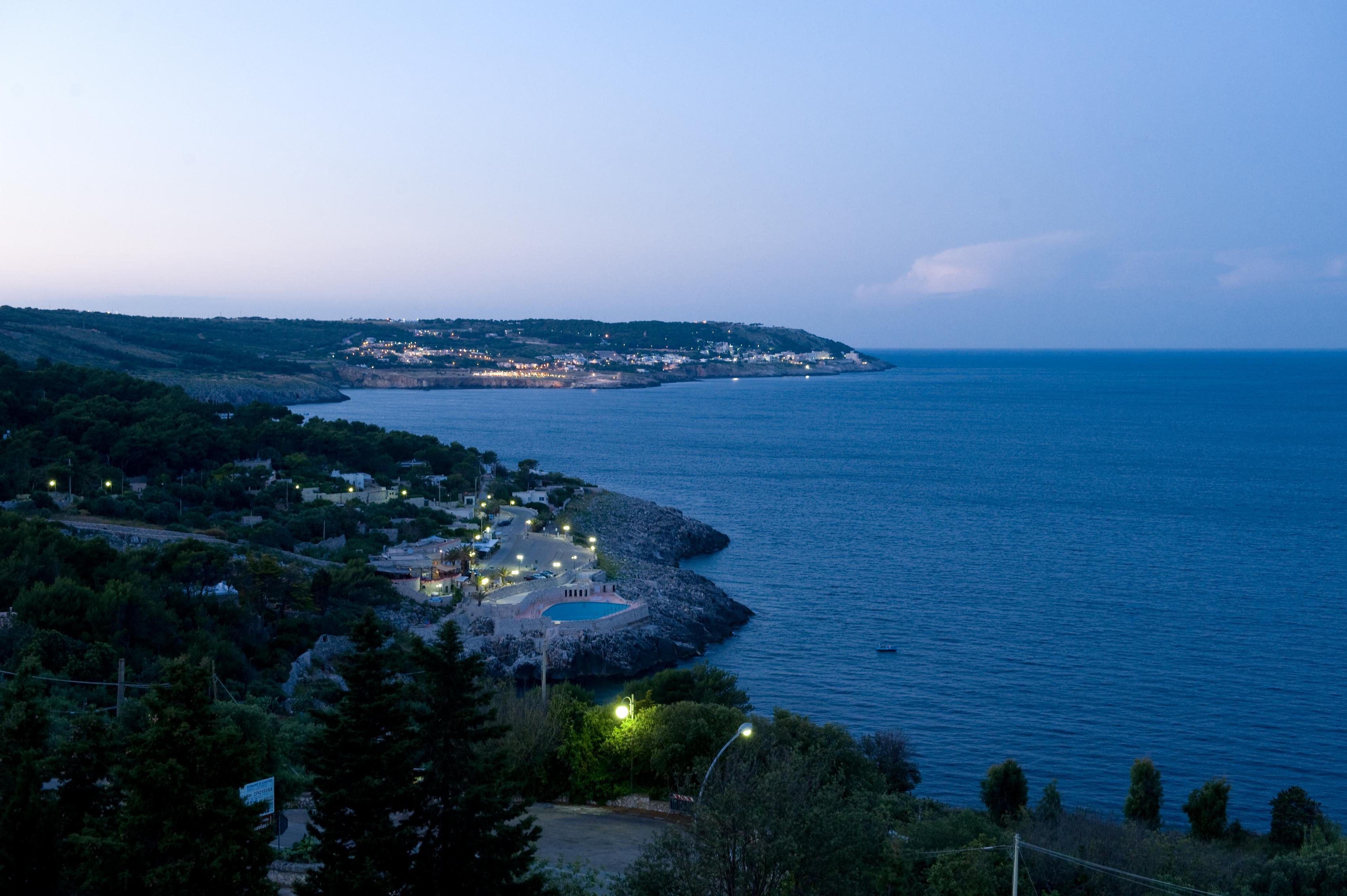 Hotel Orsa Maggiore Castro  Exterior photo