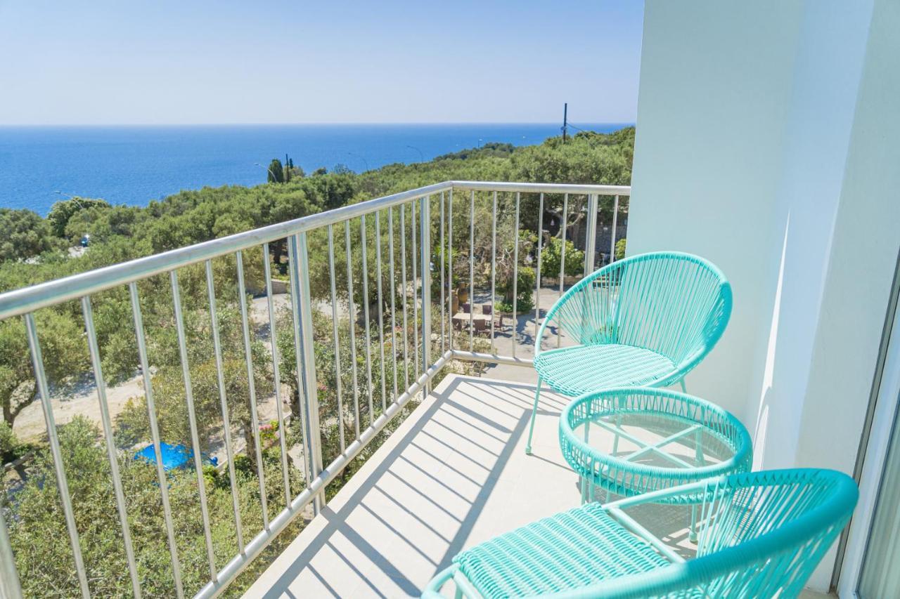 Hotel Orsa Maggiore Castro  Exterior photo